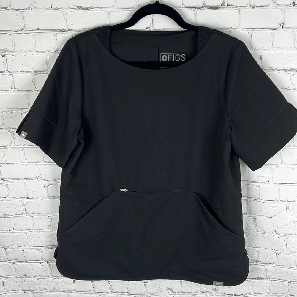 Figs | Remera Scrub Top | Black | Kangaroo Pocket | Cinch Waist | Size M